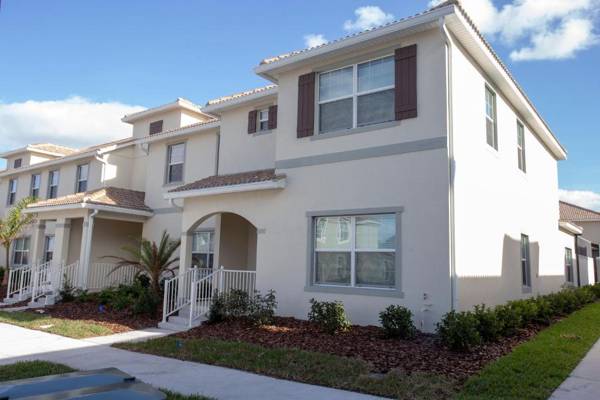 Stunning 5 Bd Home w/ Pool Close to Disney 4822
