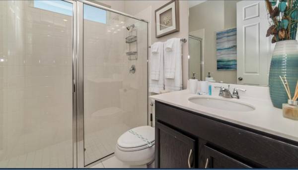 Elegant Pool Villa Disney Themed Rooms Just Door Steps from Disney World Sleep 11 People