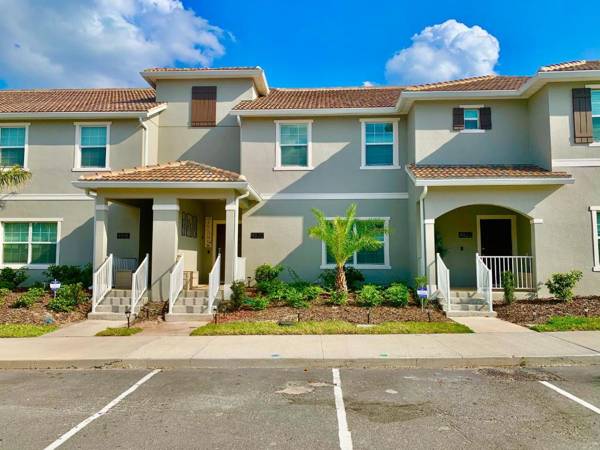 Luxurious Décor 4 Bd w/ Pool Close to Disney 4820