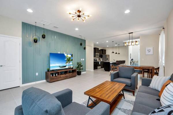 Exquisite Spacious and Close to Disney 6 BD Home #6WS483