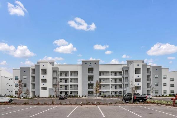 Modern and Spacious 2BD Condo with Pound View close to Disney #3171SL306