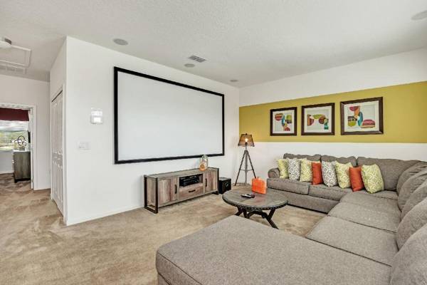 Family Resort - 6BR Luxury Home - Private Pool Home Theater BBQ and More