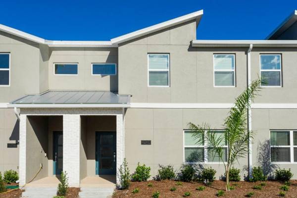 Gorgeous 4 Bd Close to Disney w/ Pool @ Storey Lake Resort 4245