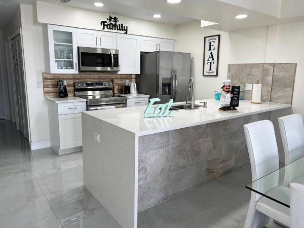 ELEGANT & LUXURY APARTMENT CLOSE DISNEY