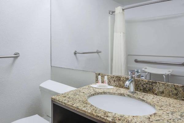 Travelodge by Wyndham Lakeland