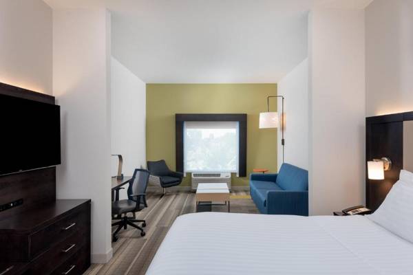 Workspace - Holiday Inn Express & Suites Lakeland South an IHG Hotel