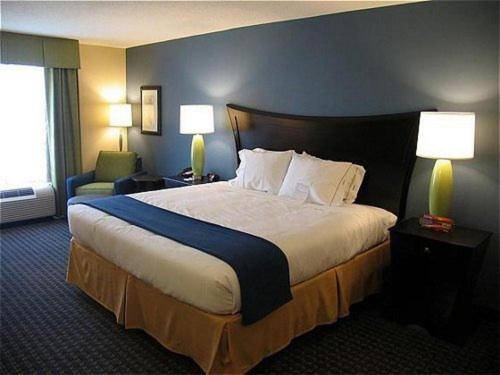 Holiday Inn Express Hotel & Suites Largo-Clearwater an IHG Hotel