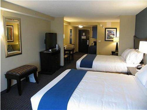 Holiday Inn Express Hotel & Suites Largo-Clearwater an IHG Hotel