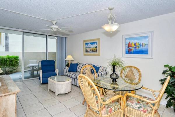 LaPlaya 102E-Tropical garden view near the pool!