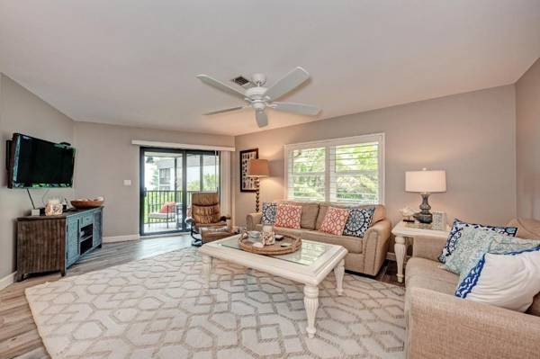 Sea Grape Inn 6- BEACHFRONT Property