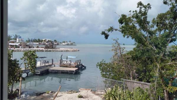 Captain Pip's Marina & Hideaway