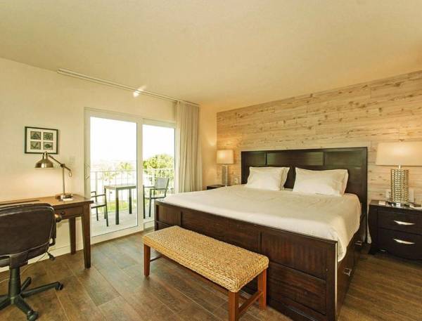 Workspace - Friendly Tropical Resort Suite in Marathon - 3 Nights - One Bedroom #1