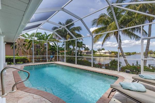 Waterways Views Heated Pool - Villa Mermaid Cove - Cape Coral FL