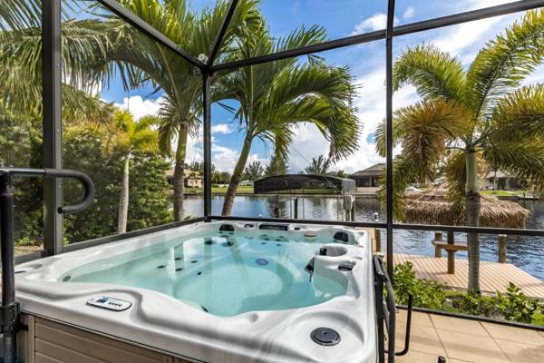 Villa Neptune's Grotto- BRAND NEW with heated Pool Hot Tub and dock with Tiki