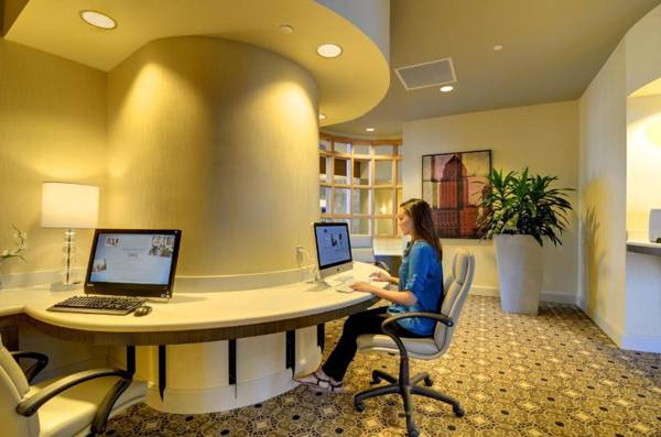 Workspace - Hampton Inn & Suites by Hilton Miami Downtown/Brickell