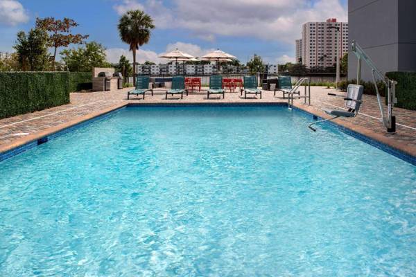 Home2 Suites By Hilton Miami Airport South Blue Lagoon