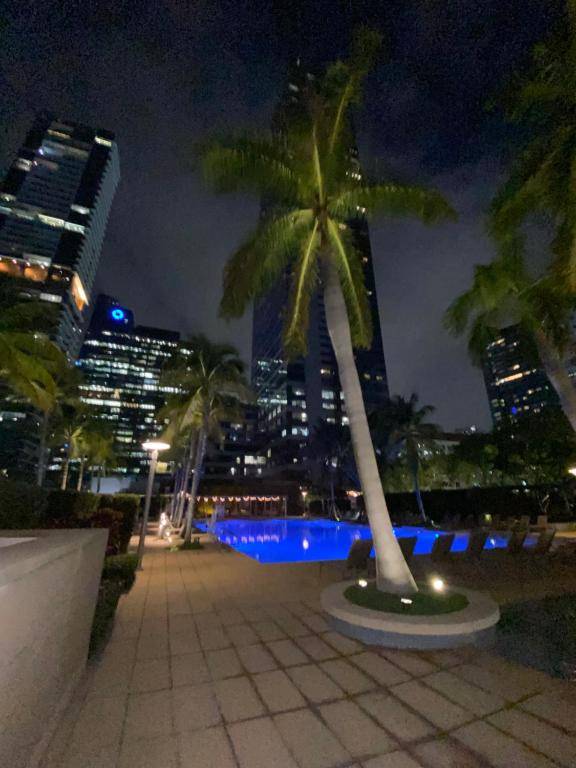 Four Seasons Hotel Miami - Luxury Private Residences