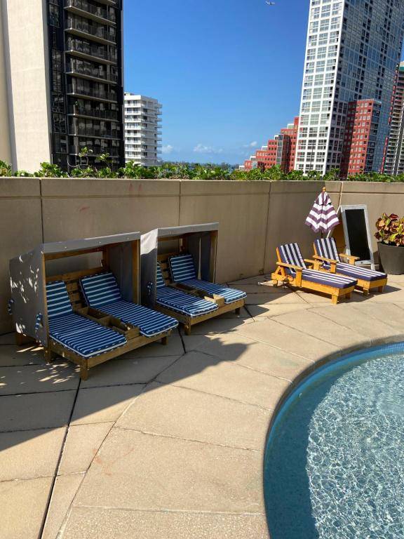 Four Seasons Hotel Miami - Luxury Private Residences