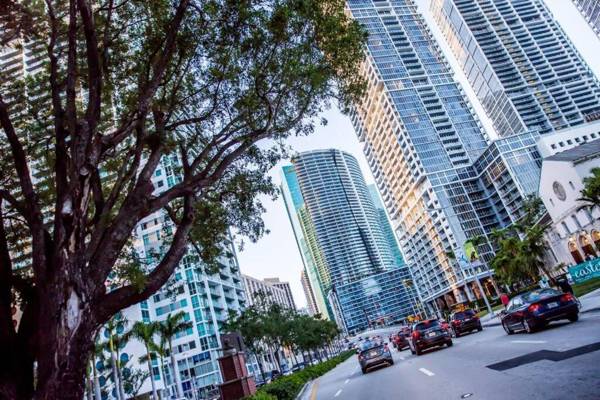 3 bedroom apt bay view Brickell with free parking