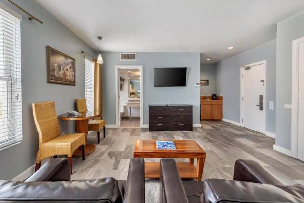 La Flora Powered by LuxUrban