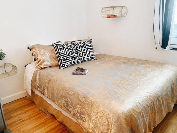 Nine20 Collins Apartments by Lowkl