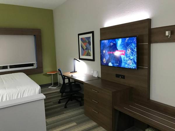 Workspace - Holiday Inn Express - Naples South - I-75 an IHG Hotel