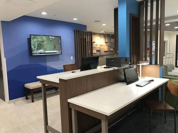 Holiday Inn Express - Naples South - I-75 an IHG Hotel