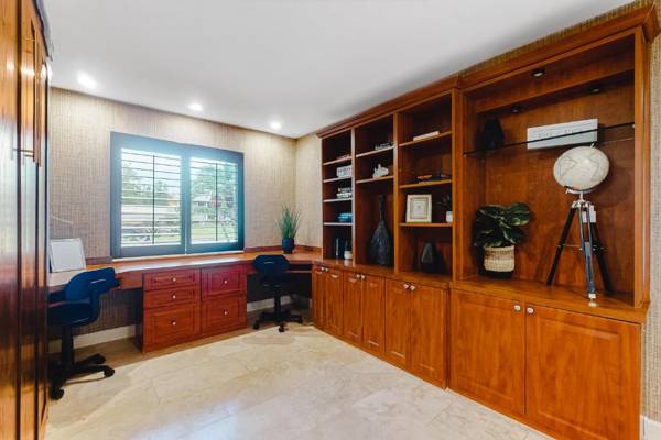 Workspace - Olde Naples Villa