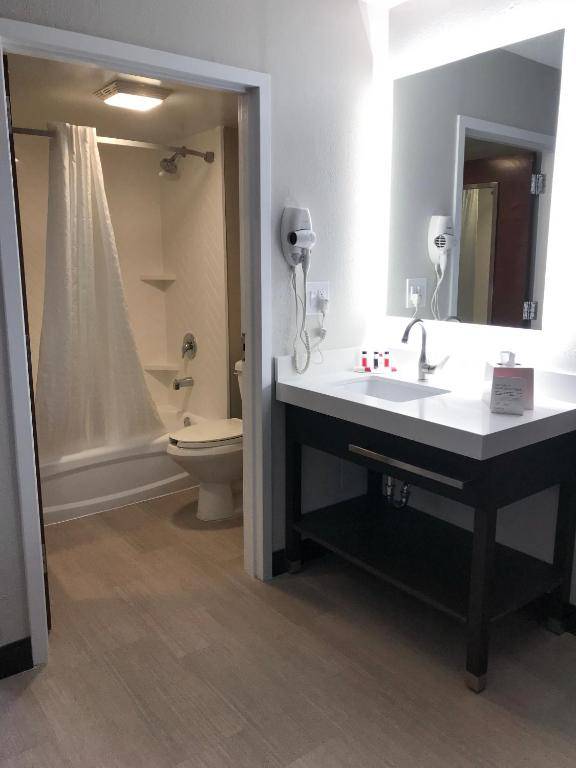 Ramada by Wyndham Suites Orlando Airport