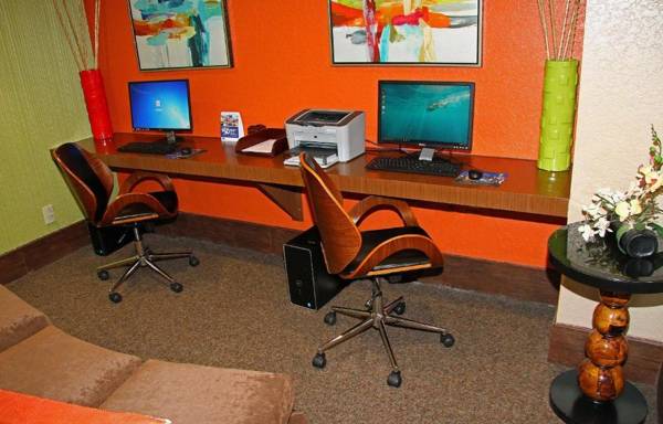 Workspace - Best Western Plus Universal Inn