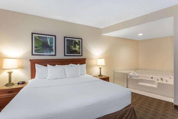 La Quinta by Wyndham Orlando South