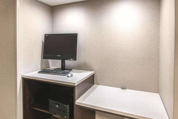 La Quinta by Wyndham Orlando UCF