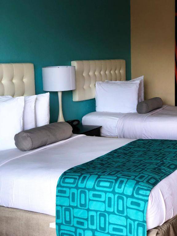 Howard Johnson by Wyndham Airport Florida Mall