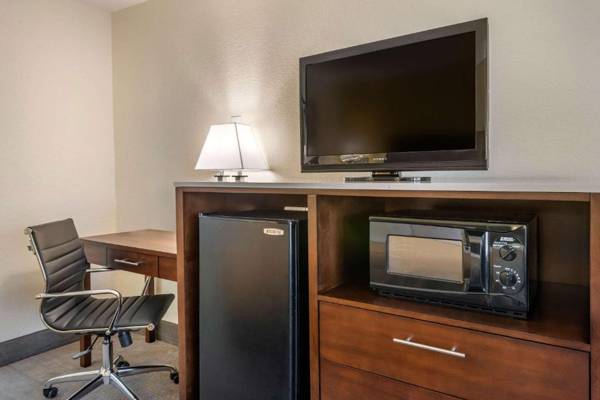 Workspace - Quality Inn and Suites Riverfront
