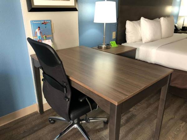 Workspace - La Quinta by Wyndham Panama City Beach/Thomas Drive