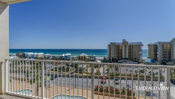 Laketown Wharf Resort by Emerald View Resorts