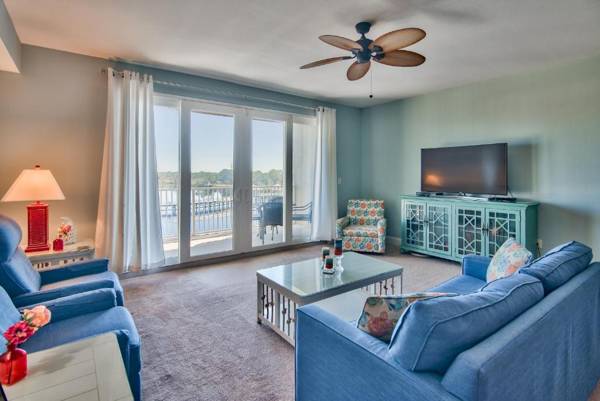 Laketown Wharf 335! 1 BD 2 Bathroom with Amazing Amenities