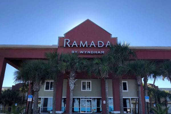 Ramada by Wyndham Panama City Beach / Beachfront