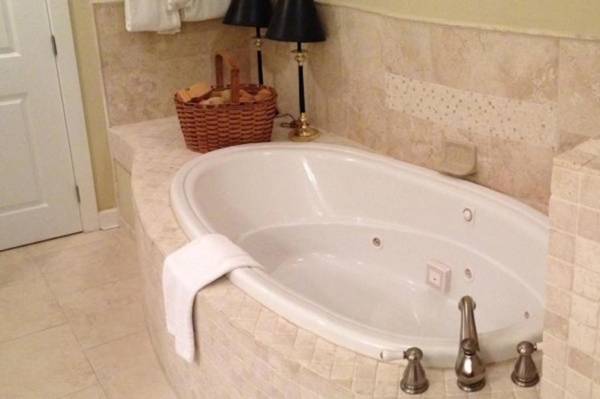 Grand Panama Beach Resort by Emerald View Resorts