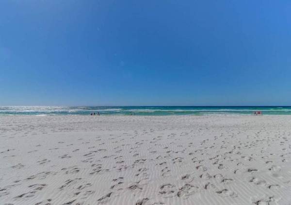 Edgewater Beach Resort by TS