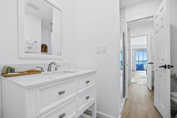 Pet Friendly Beach House - Summer Reign by Panhandle Getaways