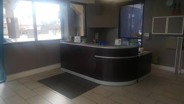 REGENCY INN & SUITES