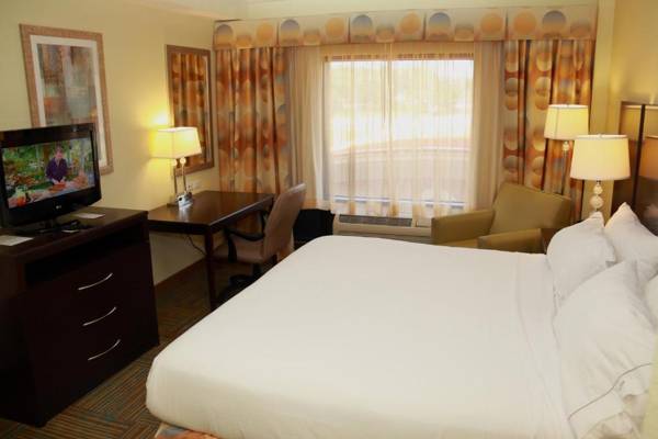 Workspace - Holiday Inn Express Hotel & Suites Perry an IHG Hotel