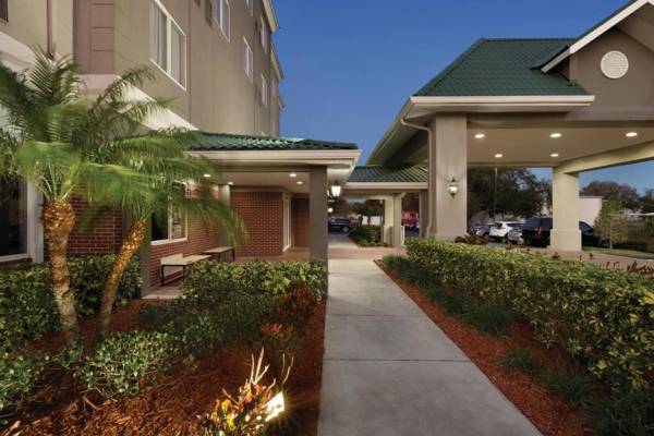 Country Inn & Suites by Radisson St. Petersburg - Clearwater FL