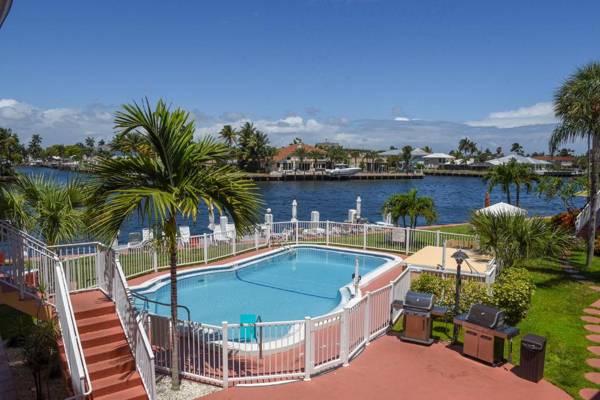 Aloha Condominium - On the Intracoastal - Walk to the Beach