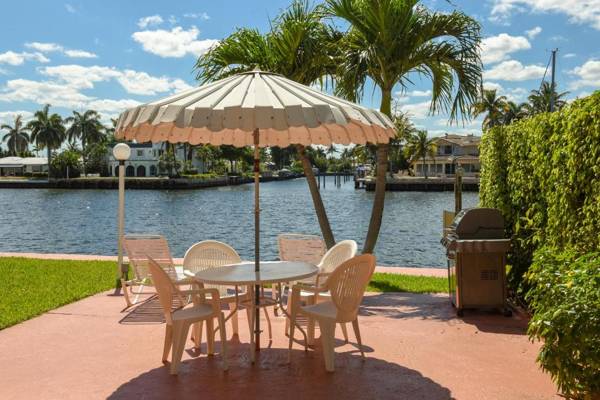 Aloha Condominium - On the Intracoastal - Walk to the Beach