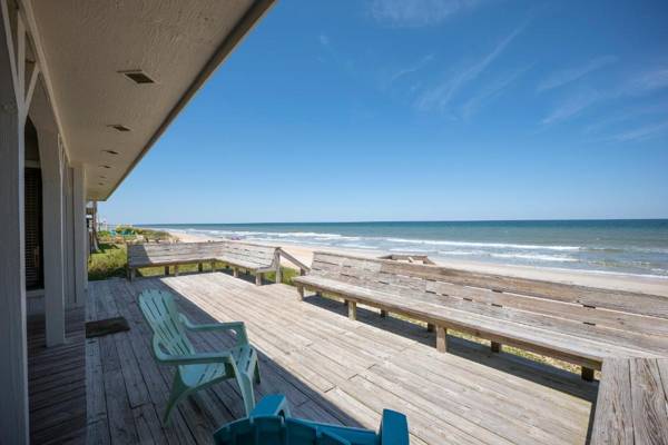 Ocean's Edge 4 Bedrooms Sleeps 8 Ocean Front Pet Friendly
