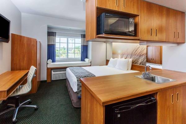 Workspace - Microtel Inn and Suites by Wyndham Port Charlotte