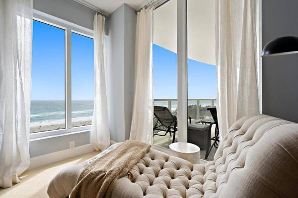 Gorgeous Ocean view Ritz Carlton Residences minimum 4 week stay