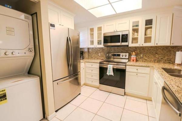 Ocean Village Club Q16